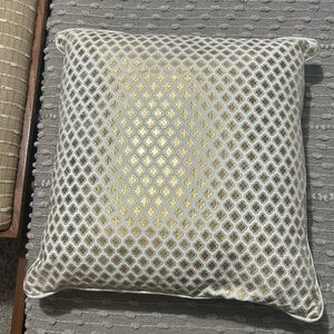 Throw pillow